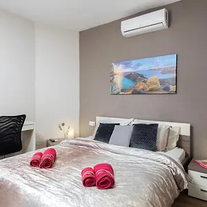 Luxury Circle 3*, Msida Malta