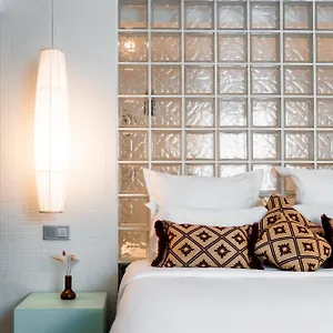 Kube 4*, Paris França